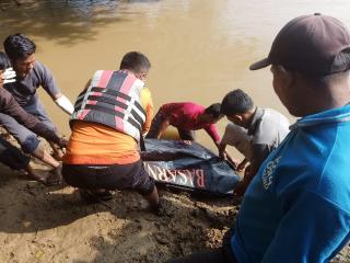 Kakek-Lansia-Ditemukan-Mengapung-di-Sungai-Kuantan-Setelah-Dua-Hari- Menghilang